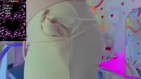 Snapshot of lovequeen02 chatting on February 28, 11:58 am L O V E online show from February 28, 11:58 am