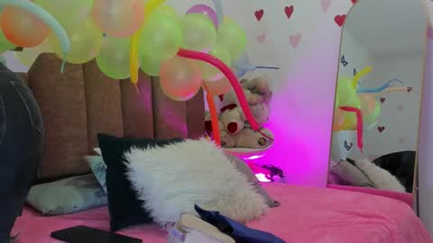 Snapshot of lovequeen02 chatting on March 3, 11:55 am L O V E online show from March 3, 11:55 am