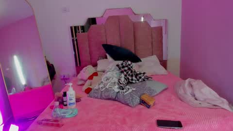 Snapshot of lovequeen02 chatting on March 5, 11:49 am L O V E online show from March 5, 11:49 am