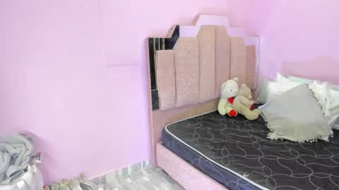 Snapshot of lovequeen02 chatting on September 21, 11:56 am L O V E online show from September 21, 11:56 am