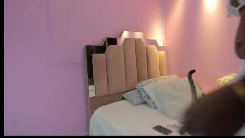 Snapshot of lovequeen02 chatting on September 25, 11:58 am L O V E online show from September 25, 11:58 am