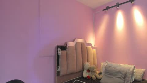 Snapshot of lovequeen02 chatting on September 27, 11:48 am L O V E online show from September 27, 11:48 am