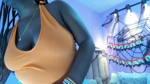 Snapshot of lovequeen02 chatting on October 18, 11:44 am L O V E online show from October 18, 11:44 am