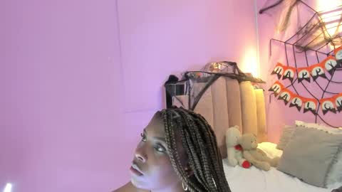 Snapshot of lovequeen02 chatting on October 22, 11:32 am L O V E online show from October 22, 11:32 am