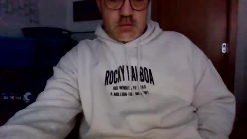 Snapshot of lover010983 chatting on January 12, 7:35 am lover010983 online show from January 12, 7:35 am