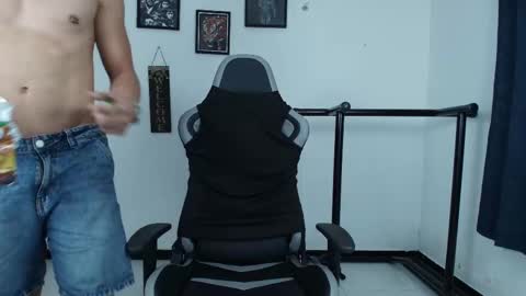 Snapshot of lover_fitnessboy chatting on March 27, 1:55 am kevin online show from March 27, 1:55 am