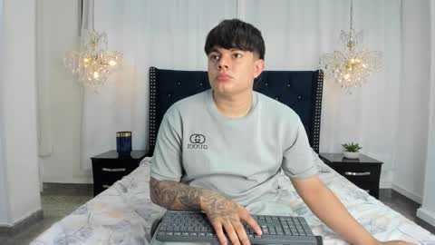 Snapshot of loverebels_ chatting on February 6, 10:02 pm loverebels_ online show from February 6, 10:02 pm