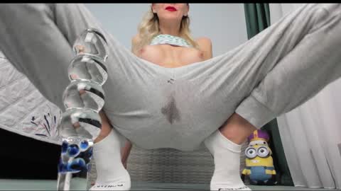 Snapshot of loverosella chatting on March 5, 3:24 am loverossela online show from March 5, 3:24 am