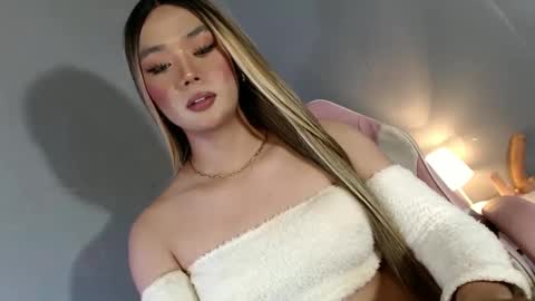 Snapshot of lovers_moon22 chatting on January 14, 4:04 am lovers moon22 online show from January 14, 4:04 am