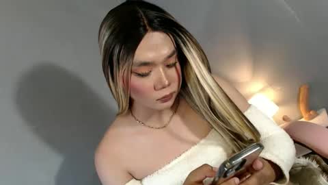 Snapshot of lovers_moon22 chatting on January 23, 1:08 am lovers moon22 online show from January 23, 1:08 am
