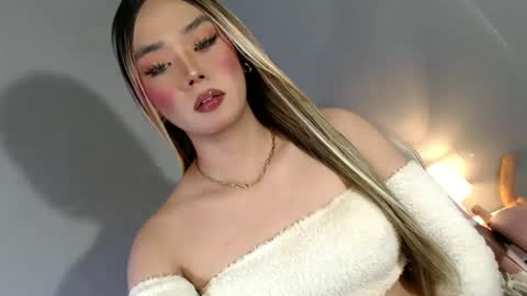 Snapshot of lovers_moon22 chatting on January 26, 9:51 pm lovers moon22 online show from January 26, 9:51 pm