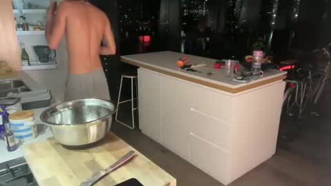 Snapshot of loves_leo chatting on February 15, 11:52 am Leo Loves online show from February 15, 11:52 am