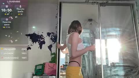 lovesstation online show from March 23, 3:05 pm