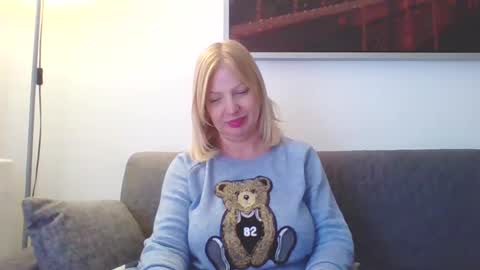 Marlyn online show from December 9, 2:28 pm