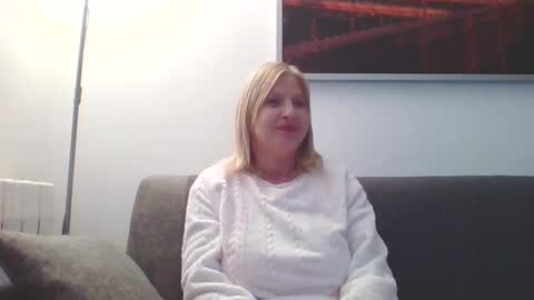 Marlyn online show from December 30, 7:42 pm