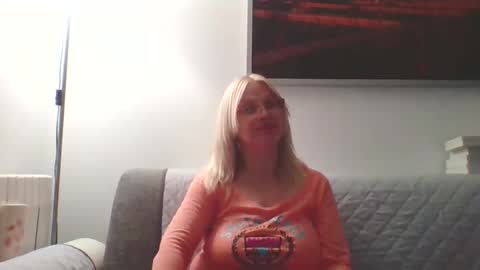 Marlyn online show from February 18, 11:33 pm