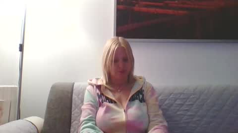 Marlyn online show from February 26, 11:26 pm