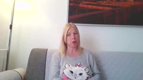 Marlyn online show from May 11, 2:45 pm