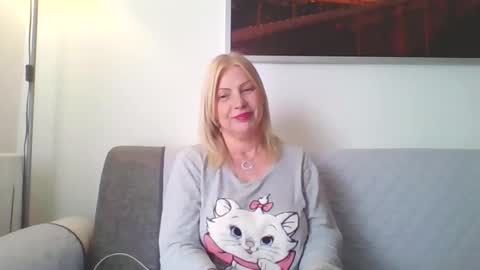 Marlyn online show from May 12, 1:19 pm