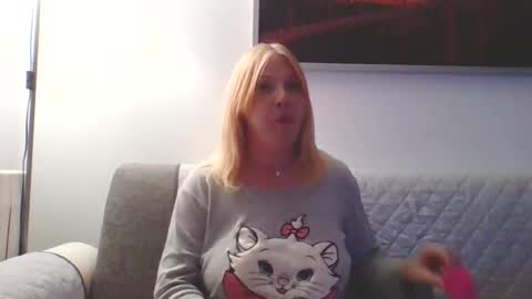 Marlyn online show from May 14, 7:09 pm