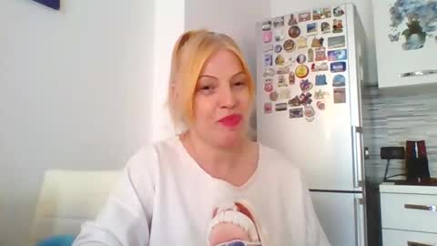 Marlyn online show from May 15, 12:12 pm
