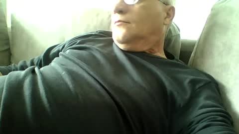 Snapshot of lovetightass251577 chatting on April 18, 12:20 pm lovetightass online show from April 18, 12:20 pm