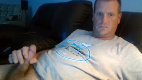 Snapshot of lovetocum37 chatting on June 22, 2:24 am lovetocum37 online show from June 22, 2:24 am