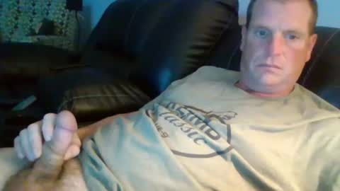 Snapshot of lovetocum37 chatting on August 7, 2:13 am lovetocum37 online show from August 7, 2:13 am