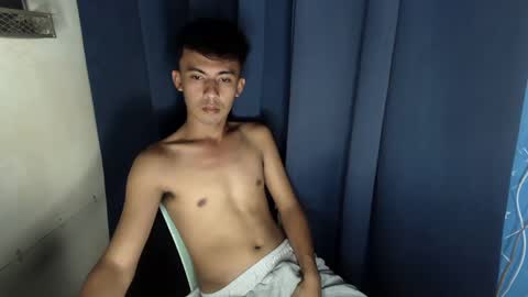 Snapshot of lovetosuckxox chatting on February 14, 8:21 am lovetosuckxox online show from February 14, 8:21 am