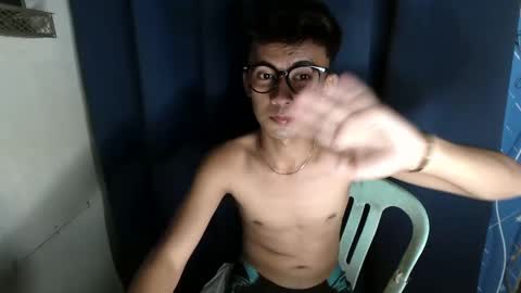 Snapshot of lovetosuckxox chatting on February 17, 5:21 pm lovetosuckxox online show from February 17, 5:21 pm