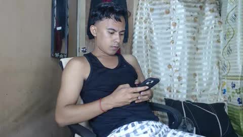 Snapshot of lovetosuckxox chatting on February 18, 9:27 am lovetosuckxox online show from February 18, 9:27 am