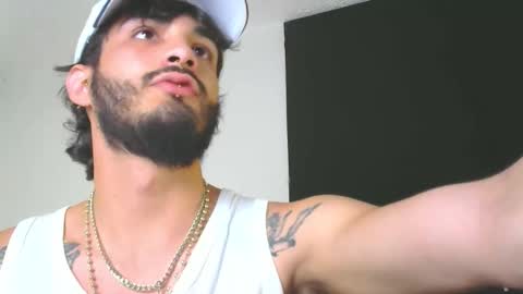 lovexjuxn77 online show from February 18, 8:05 pm