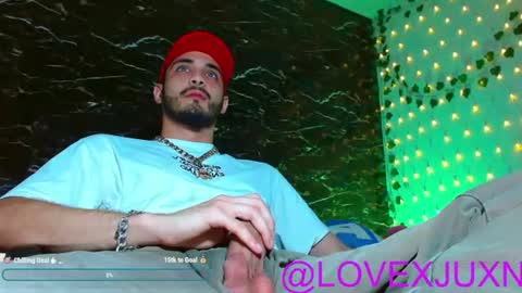 lovexjuxn77 online show from June 10, 10:08 pm