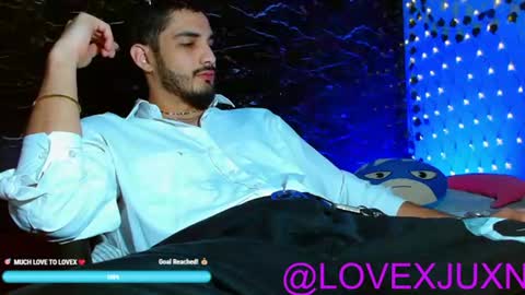 lovexjuxn77 online show from June 16, 7:27 pm
