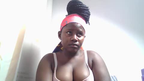 Snapshot of lovie_paula chatting on October 26, 2:12 pm lovie_paula online show from October 26, 2:12 pm