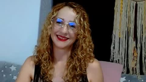 Snapshot of loving__lily chatting on February 17, 10:36 pm loving online show from February 17, 10:36 pm