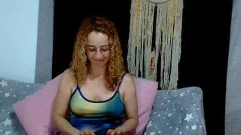 Snapshot of loving__lily chatting on February 19, 12:57 am loving online show from February 19, 12:57 am