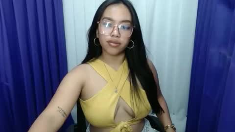 loving_apple19 online show from March 23, 11:14 am