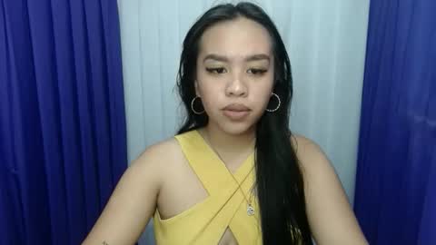 loving_apple19 online show from April 2, 9:40 am