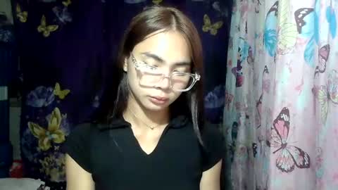 loving_rhean online show from June 18, 1:37 pm