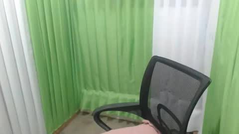 Snapshot of loving_scarlet19 chatting on February 16, 7:59 am Scarlet online show from February 16, 7:59 am