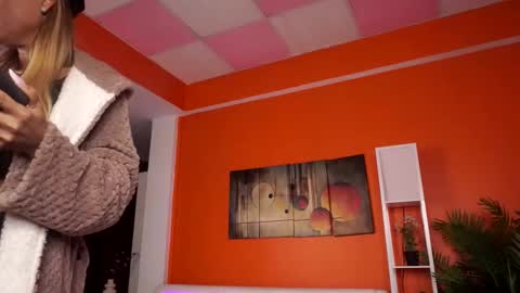 Nora online show from February 1, 4:22 am