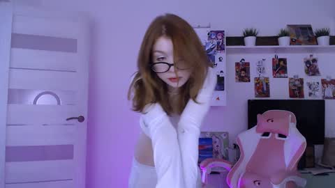 Loly online show from December 13, 9:20 pm