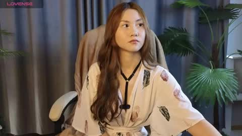 lowkeywild_ online show from June 3, 4:04 am