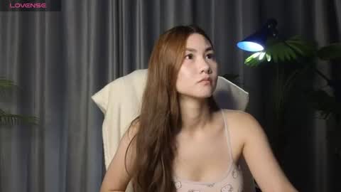 lowkeywild_ online show from July 27, 4:08 am
