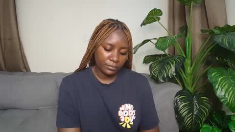 loyalcutie online show from May 5, 4:53 am