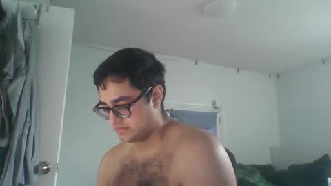 Snapshot of lpop81020 chatting on April 15, 8:31 pm lpop81020 online show from April 15, 8:31 pm