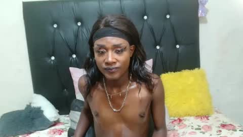 lsnnickykhanyile online show from December 13, 7:53 pm