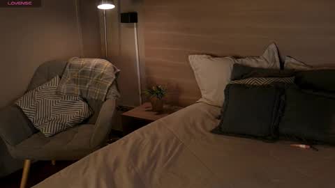  ---Goys incredible photographs online show from February 28, 11:33 am