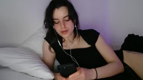 Snapshot of luana789 chatting on February 23, 10:18 pm luana online show from February 23, 10:18 pm